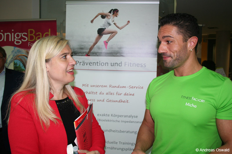 Gesundheitsministerin Melanie Huml und Micha Vogel von der Fitness Factory Forchheim