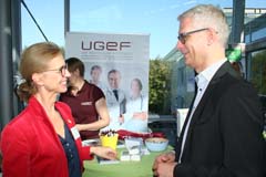 UGeF-Geschäftsführerin Sabine Kramp im Gespräch mit OB Dr. Uwe Kirschstein